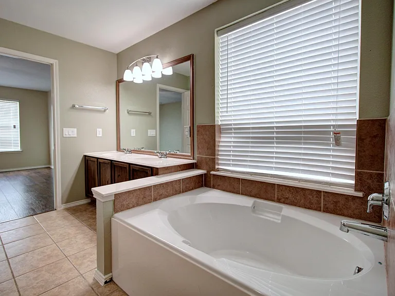 8620 Chisholm Trl — Photo 9