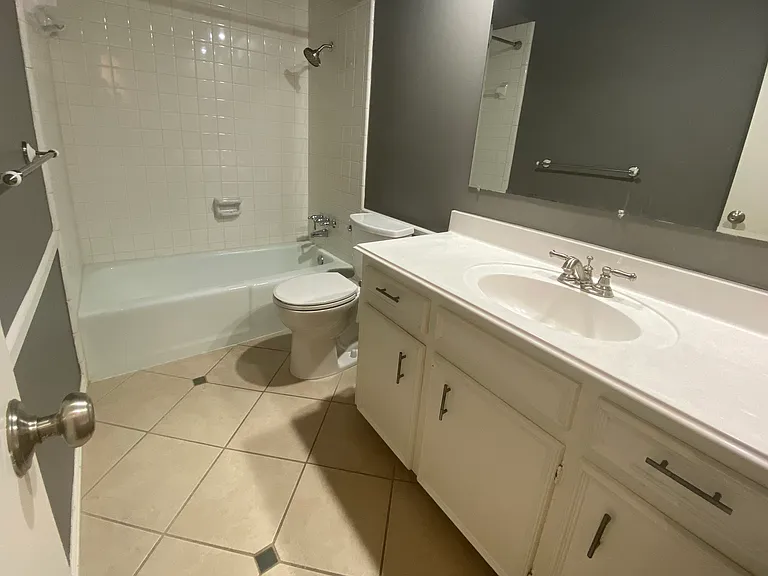 2736 Golfing Green Dr — Photo 19