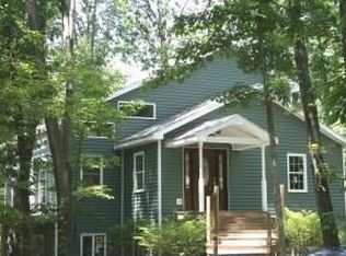 19 Fairview Rd, Elizaville, NY 12523