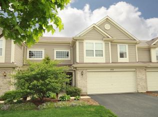 592 Yorkshire Ln, Hampshire, IL 60140