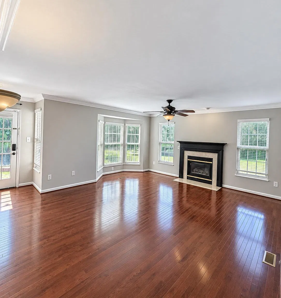 3 bed, 3.5 bath, 3136 sqft, $4,600 — Photo 4