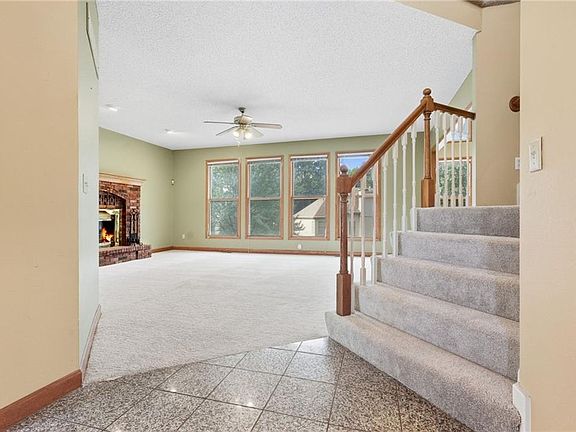 5th image of 1005 Royal Ct