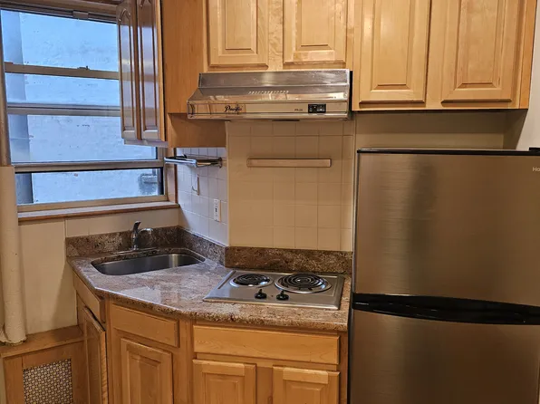 82 Bayard Street image 4 of 6