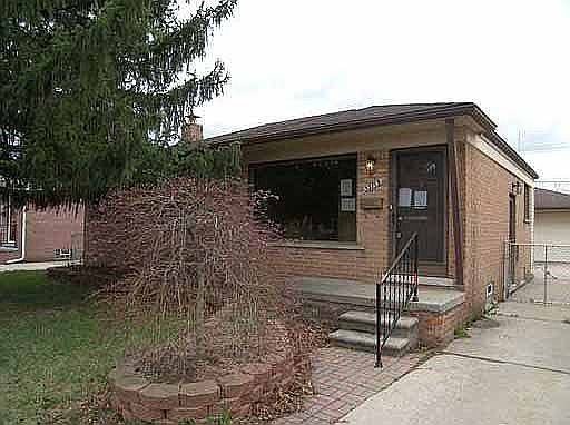 1st image of 32715 Avondale St