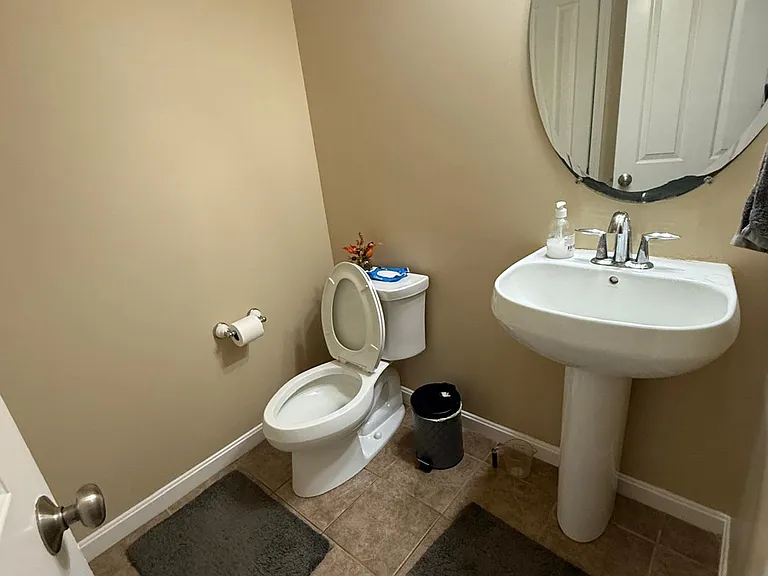 180 Park St #6 — Photo 3