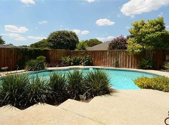 2nd image of 1729 Sandpiper Ln
