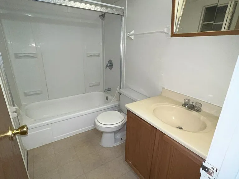3203 Spring Valley Ln E — Photo 15
