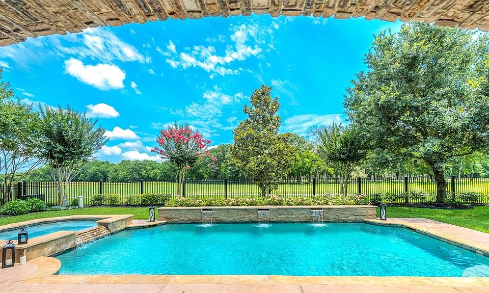 Looking for just the right home? You have arrived! Elegant, Distinctive and Impeccable in every detail! All of the right ingredients make this home a home for a lifetime!