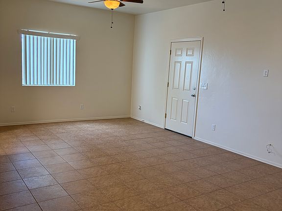 3rd image of 3045 N Estrella Ave