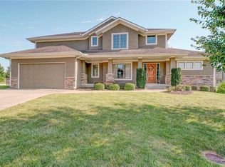 3113 SE Brookside Ct, Lees Summit, MO 64064