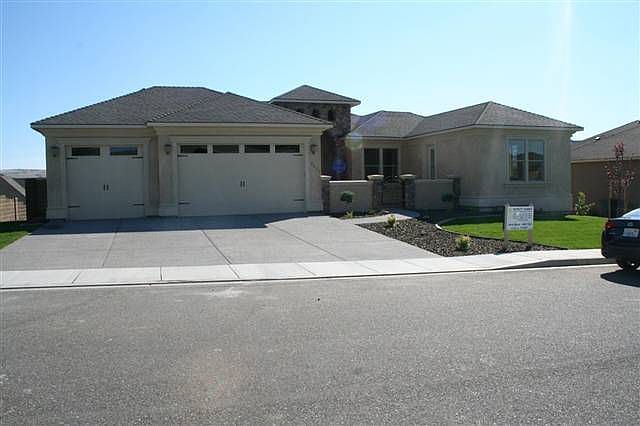 1st image of 2421 Tiger Ln