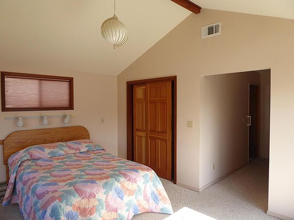5th image of 770 Underwood Dr