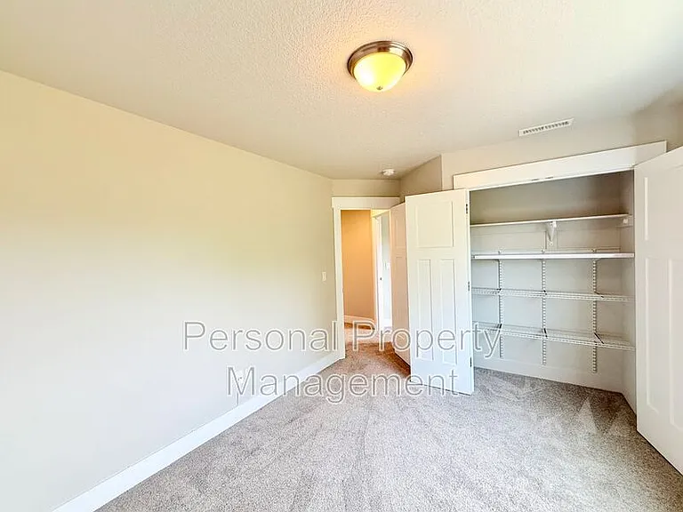 1530 NW 29th Pl — Photo 16