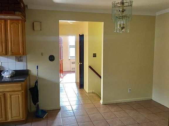 5th image of 1401 E 93rd St #2