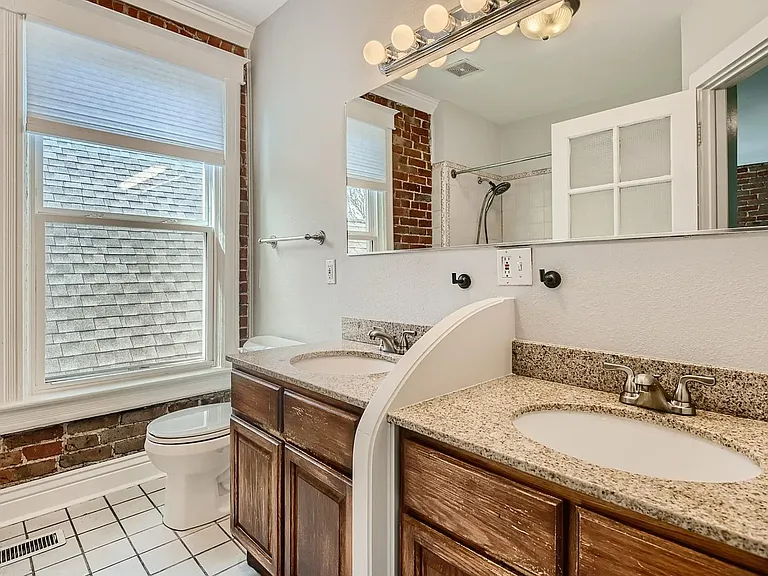 2343 Hooker St — Photo 12