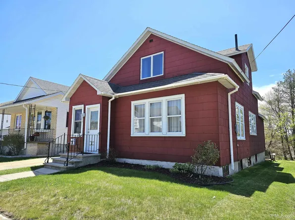 107 Arbutus Ave, Manistique, MI 49854