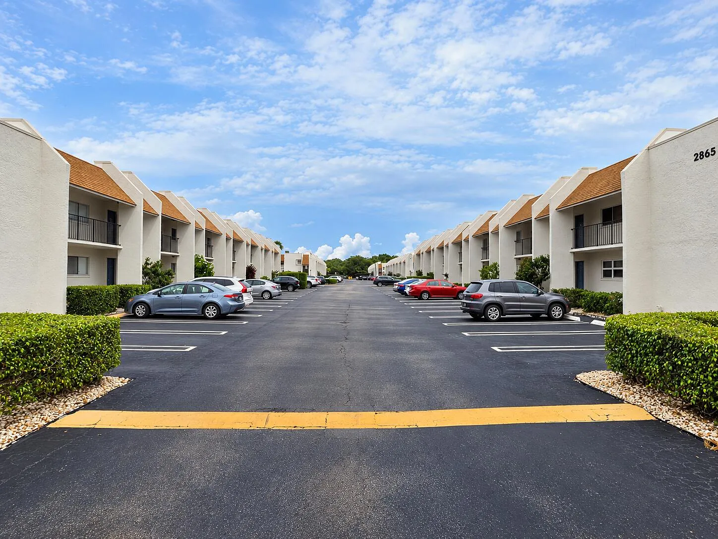 2 bed, 2.0 bath, 1136 sqft, $2,400 — Photo 3