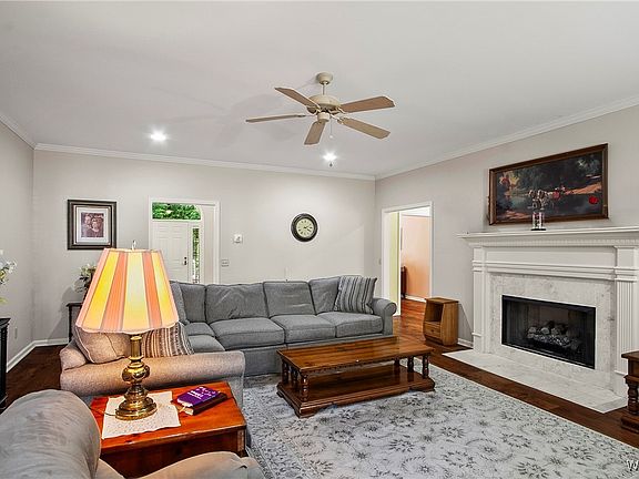 4th image of 1661 Williamsburg Ln