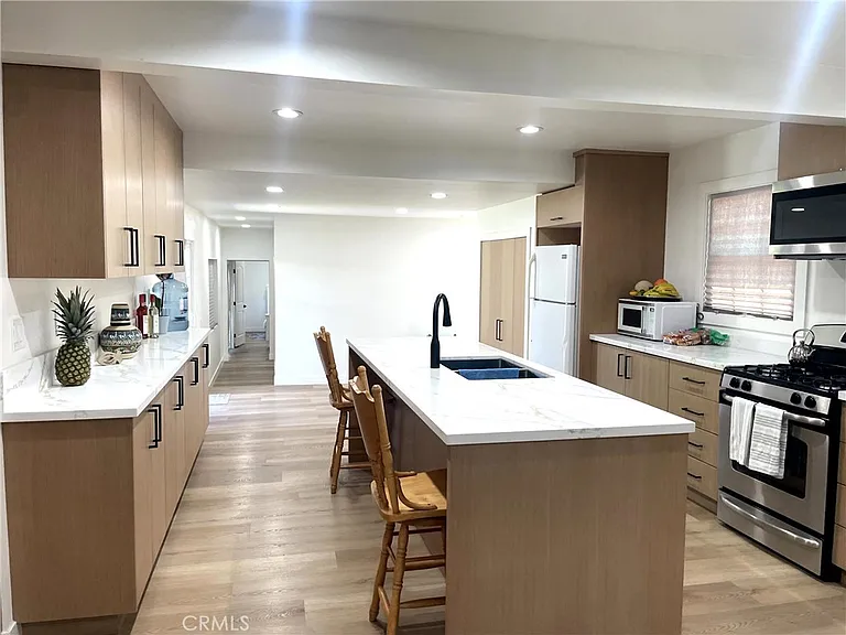 9488 Foster Rd — Photo 6