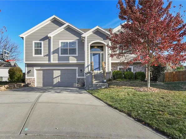 9004 SW 9th Terrace Ct, Blue Springs, MO 64064