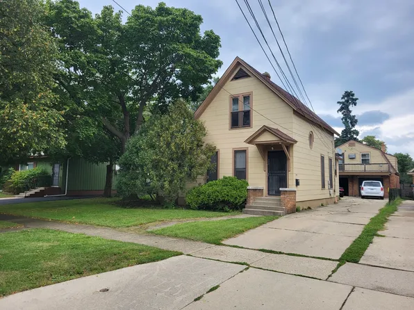 327 Billings St, Elgin, IL 60123