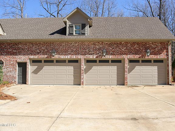 2nd image of 3010 Highlands Cir