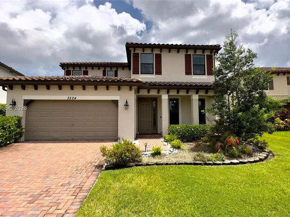 3224 Klays Ct, Royal Palm Beach, FL 33411