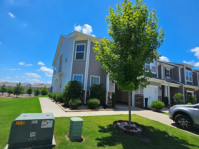 422 Yellow Fox Rd — Photo 30