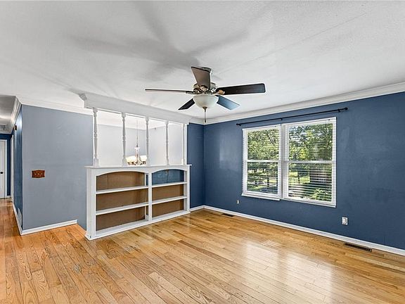 4th image of 605 N Franklin St