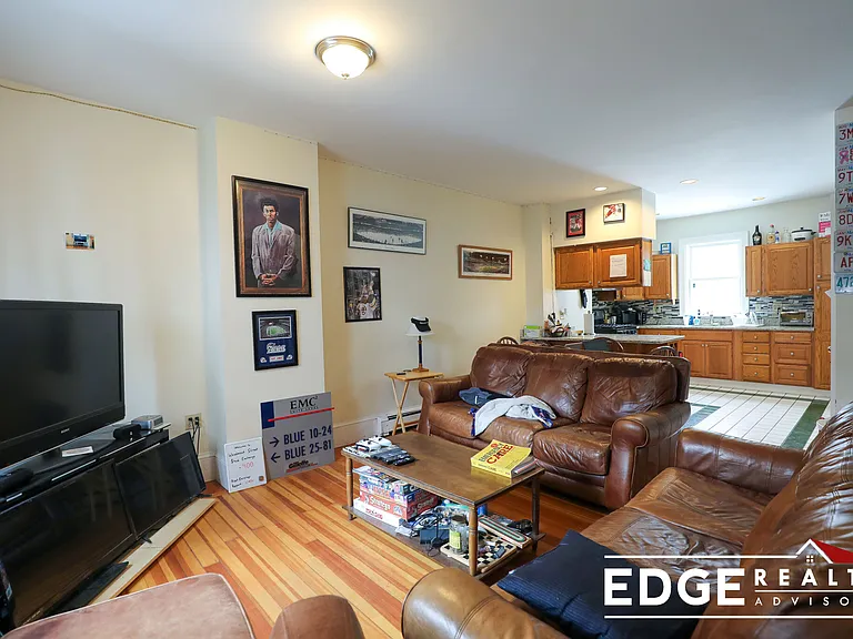 10 Woodmont St — Photo 13