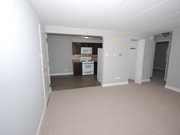 4th image of 10737 S Lloyd Dr APT 6