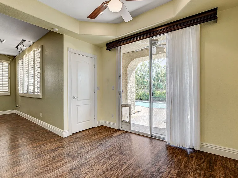 408 Silver Prairie Ct — Photo 26