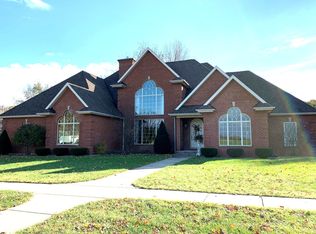 10 Baker Park Ave, Peru, IL 61354