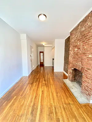 Rented by CMV Realty Inc. | media 22