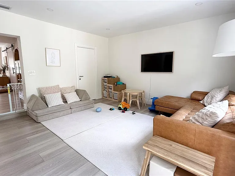 5785 SW 54th Ter #5785 — Photo 10