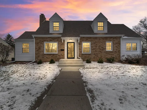 820 Murray Dr, Ames, IA 50010