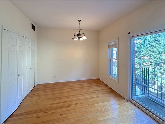4th image of 3728 Forest Ave