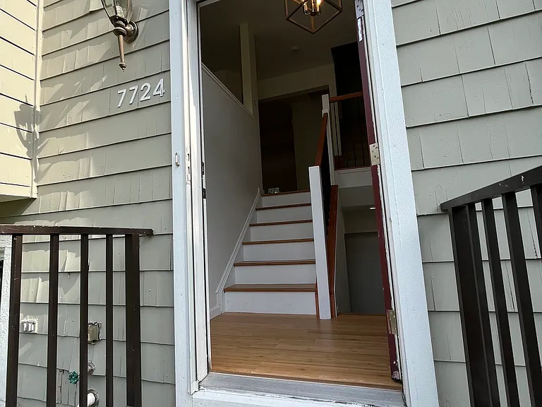 7724 Chatfield Ln — Photo 3