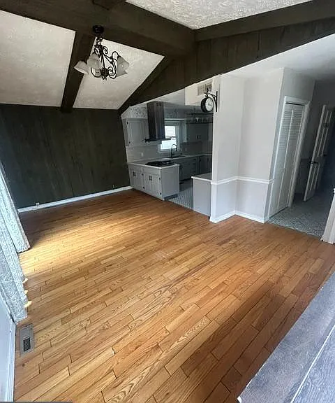 442 Buttonwood Ave #DOWNSTAIRS — Photo 6