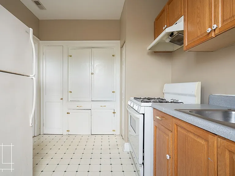 2487 Summit St #2491 — Photo 16