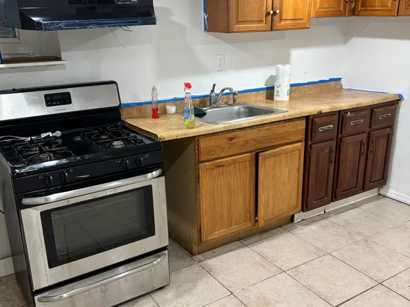 8936 237th St, Jamaica, NY 11426