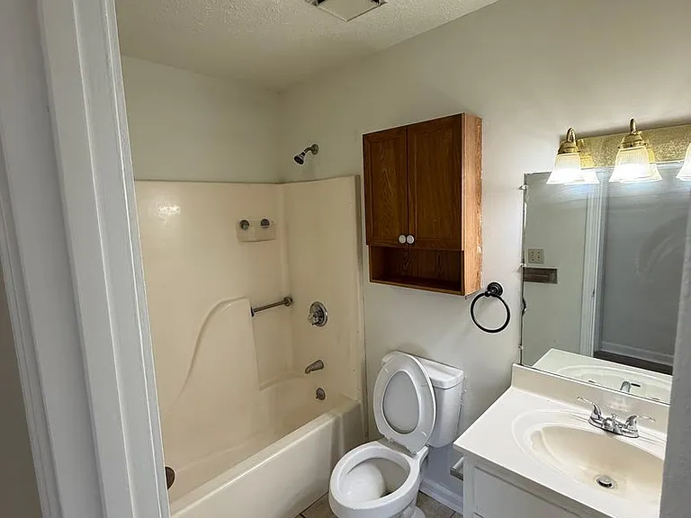 1272 Aiken Rd — Photo 3