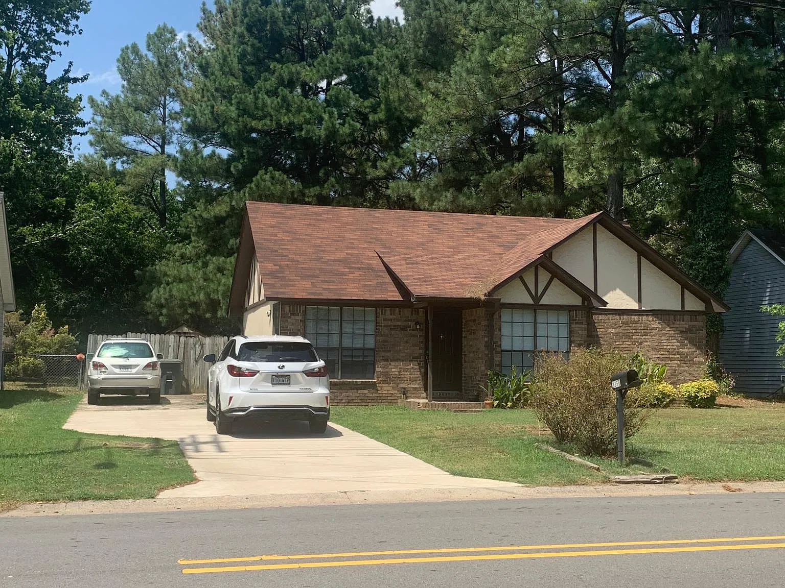 2350 Tyler St — Photo 3