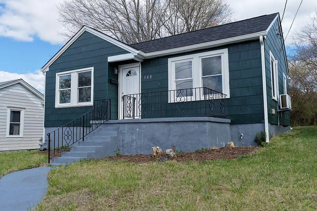 348 Ross St photo 1