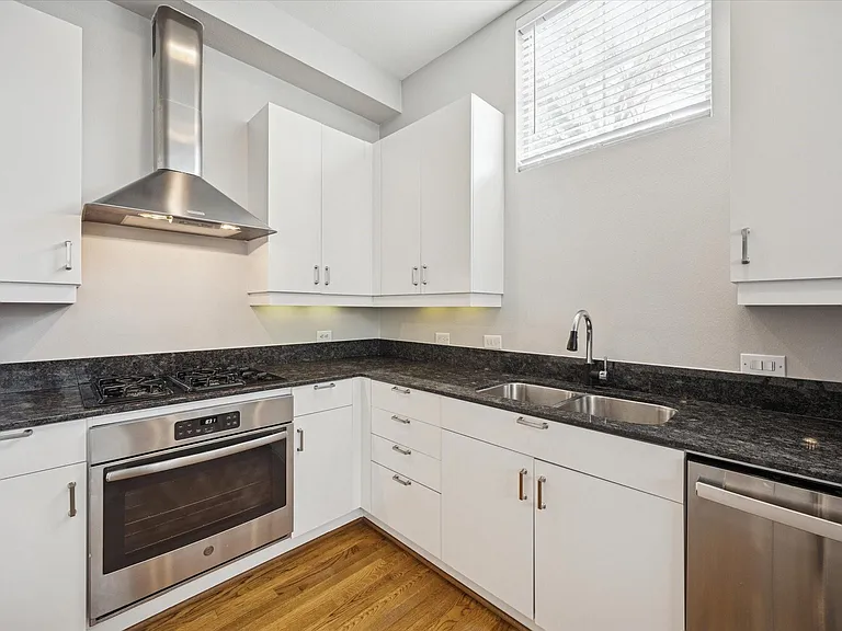 2404 Fairview Ave #C — Photo 14