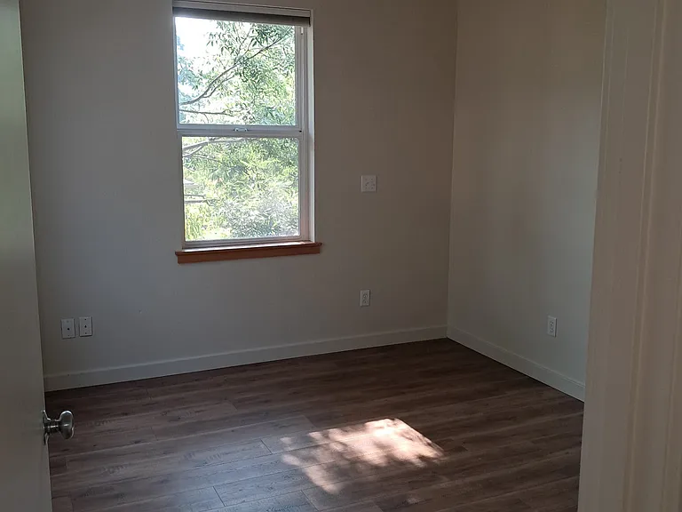 815 Oak St #STUDIO — Photo 10