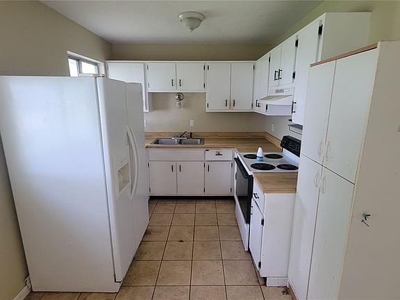 3rd image of 2811 Vineyard Dr