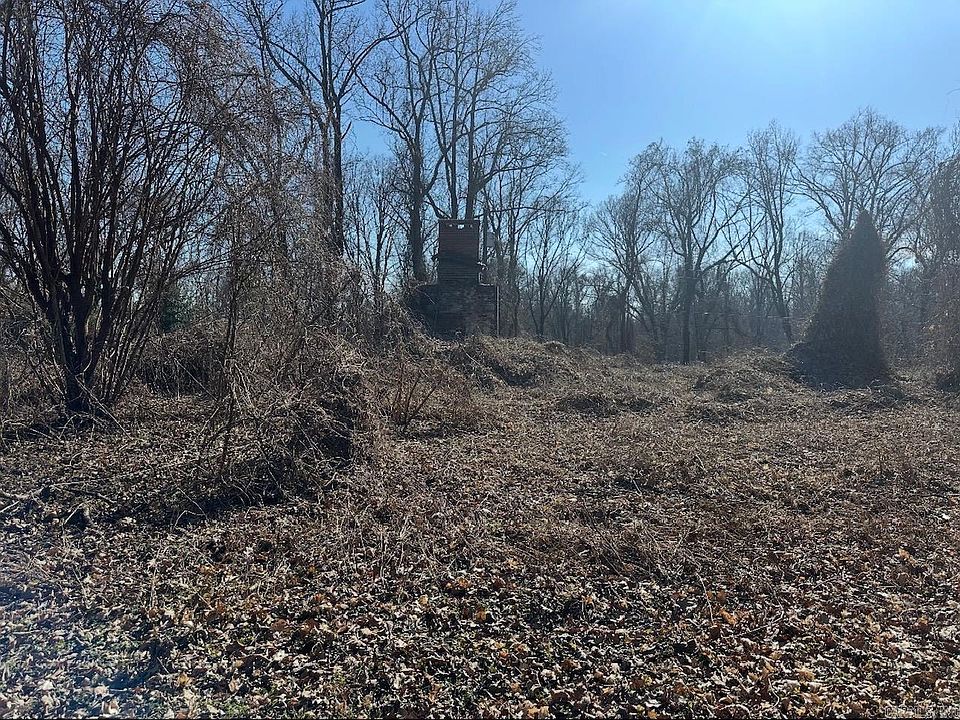 2nd image of 135 Military Rd