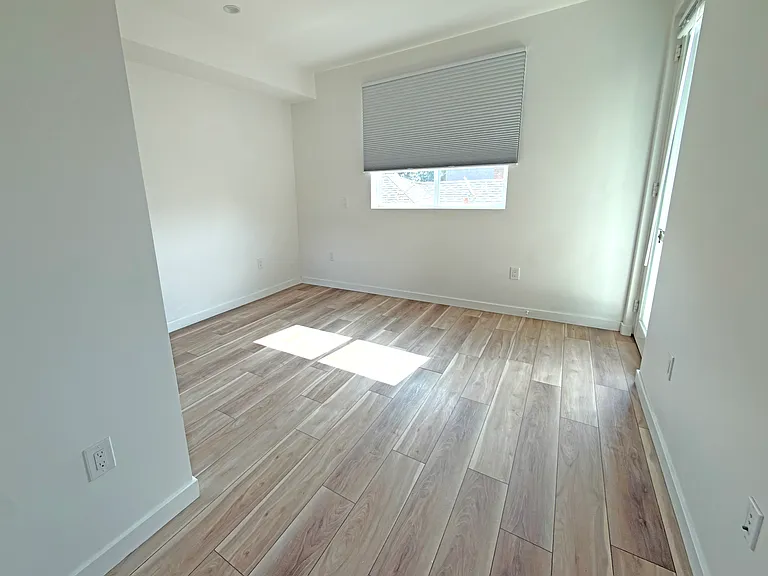 10934 Peach Grove St #202 — Photo 15