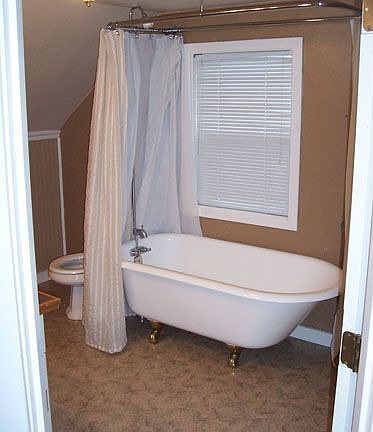 Claw foot tub!
